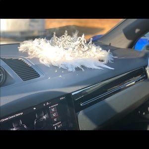 Car Deco feather and crown